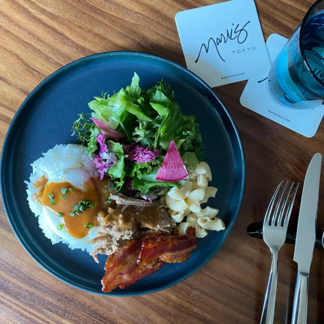 WINE SUNDAY AND HAWAIIAN BRUNCH FEATURING LAU LAU LUNCH PLATE. 26 Oct 2025 11AM~ Brunch plans this Saturday? まだ今週末のブランチの予約が出来ていない方! This Sunday we will once again be open for our Wine Sunday event featuring our Hawaiian Brunch plates! This week’s brunch will feature Kalua Pork and Lau Laus. Lau Lau’s are made by taking taro (satoimo) leaves and wrapping them with pork and chicken. Taro leaves are only available at this time of year, and our lau lau’s are in limited supply! We will also have another fun line up of California wines for you to enjoy! Bookings can be made online or through our profile links! We look forward to welcoming you to Mark’s for brunch! 今週の曜日日、26日、ブランチ営業致します! 今回は「ハワイ」をテーマにして、ハワイのローカル料理を提供します。 今回のメニューはカルアポークとラウラウ(里芋の葉で包まれた蒸し焼き料理で、ハワイの郷土料理である)が登場します! 厳選されたカリフォルニアワインもお楽しみいただけます。 ご予約はプロフィールのリンクから!皆様のお越しをお待ちしております!