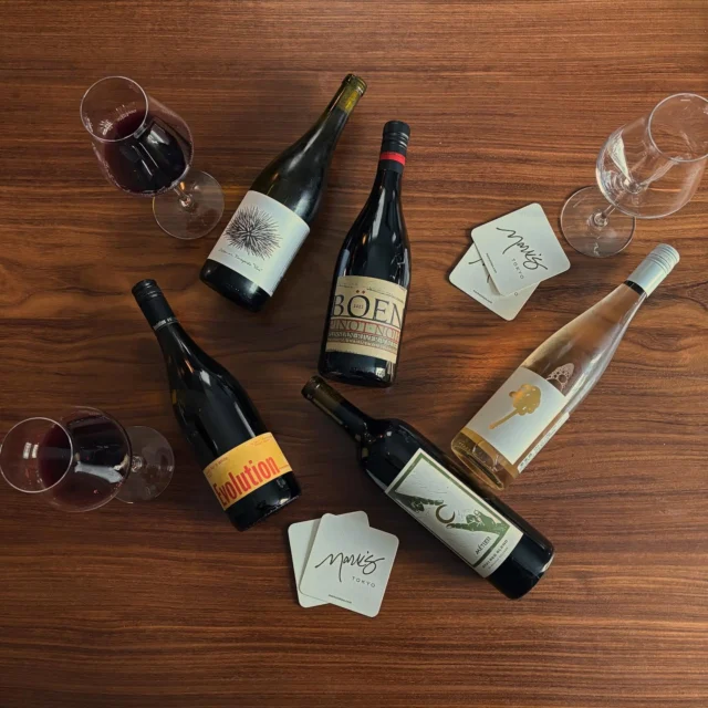 🪑TWO SEATS LEFT🍷 WINE SUNDAY AND HAWAIIAN BRUNCH SUNDAY 26 Oct 2025 11AM~ The countdown begins! Have you made plans for Sunday? まだ今週末のブランチの予約が出来ていない方! This Sunday we will once again be open for our Wine Sunday event featuring our Hawaiian Brunch plates! This week’s brunch will feature Kalua Pork and Lau Laus. Lau Lau’s are made by taking taro (satoimo) leaves and wrapping them with pork and chicken. Taro leaves are only available at this time of year, and our lau lau’s are in limited supply! We will also have another fun line up of California wines for you to enjoy! Bookings can be made online or through our profile links! We look forward to welcoming you to Mark’s for brunch! 今週の曜日日、26日、ブランチ営業致します! 今回は「ハワイ」をテーマにして、ハワイのローカル料理を提供します。 今回のメニューはカルアポークとラウラウ(里芋の葉で包まれた蒸し焼き料理で、ハワイの郷土料理である)が登場します! 厳選されたカリフォルニアワインもお楽しみいただけます。 ご予約はプロフィールのリンクから!皆様のお越しをお待ちしております!