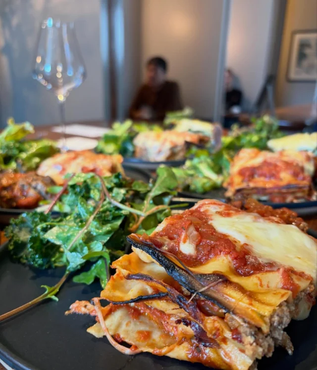 LASAGNA LUNCH DATES FOR MAY AND JUNE! 5月と6月のラザニアランチのご予約はオープン! 日本語が英語の後に続きます Lasagna is a very special dish in Chef Mark’s family. Mark’s mother would make lasagna every Christmas Eve, or for special occasions. At Mark’s Tokyo, Mom’s lasagna has only been available for our Christmas Eve Special Course. Because Mark’s Tokyo is celebrating its 5th year anniversary this year, we will be replacing our Hawaiian Style brunch with a monthly Lasagna Lunch in 2026. Our lasagna lunch dates will be announced on our Social Media and on our website. We will be serving Mark’s Mom’s lasagna as well as a seasonal lasagna, using seasonal vegetables from our farming partners. Our upcoming lasagna lunches will be held on the following dates: Sunday May 31 @ 11AM Sunday June 28 @11AM We look forward to welcoming you in for this very special event! Mark’s Tokyoのラザニアランチ ラザニアはシェフマークにとって特別な一品です。 マークの母親はクリスマスや特別な機会に必ずラザニアを作ってきました。 これまでMark’s Tokyoでは、ラザニアはクリスマスイブの特別コースのみで提供してきました。 Mark’s Tokyo は今年5周年を迎え、これまでのハワイアンスタイルのブランチに代わり、月に一回「ラザニアランチ」を開催致します。 開催日はSNS及び公式ウェブサイトにて発表いたします。 マークの母親のラザニアと共に、旬の野菜を使用した月替わりラザニアも提供致します。 今後のラザニアランチ開催予定日は以下の通りです: 5月31日(日)午前11時 6月28日(日)午前11時 皆様をお迎えできることを心よりお待ちしております!